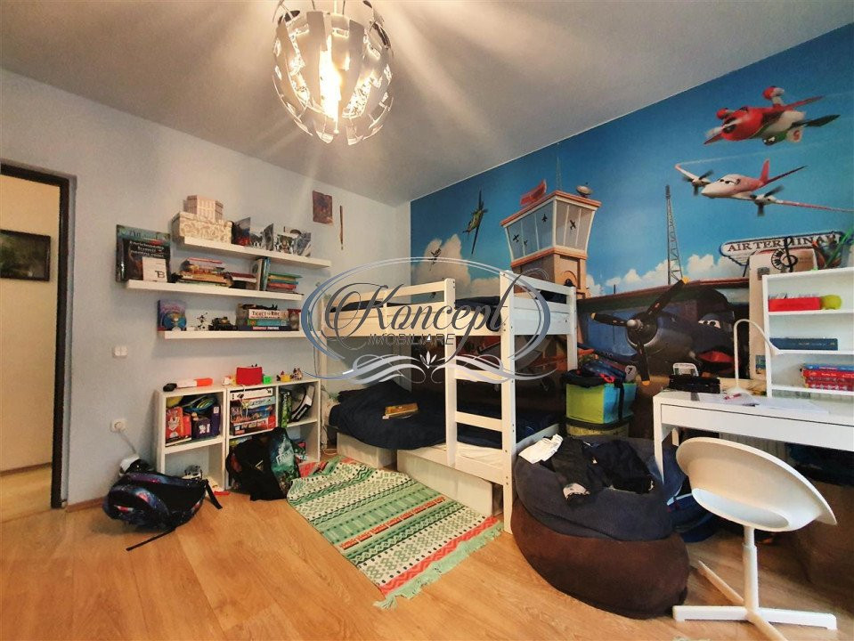 Apartament spatios, cu doua parcari