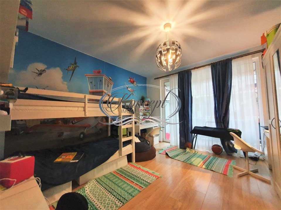 Apartament spatios, cu doua parcari