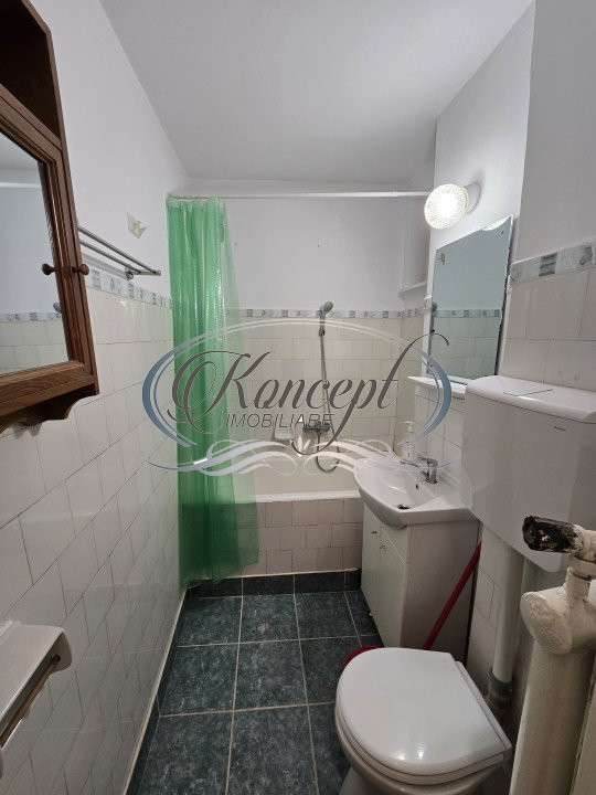 Apartament cu potential investitional in Plopilor 