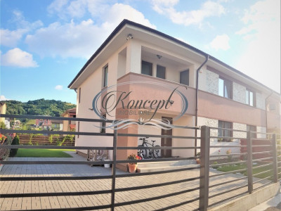 Duplex la cheie, cu gradina generoasa pe strada Urusagului