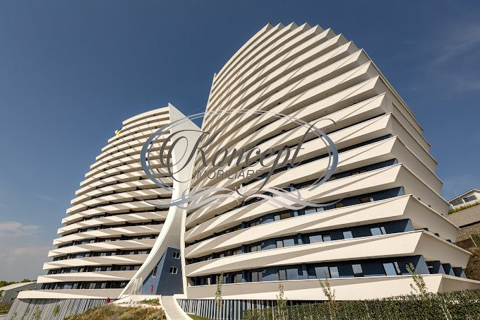 Apartament confort sporit, cu parcare, in Wings