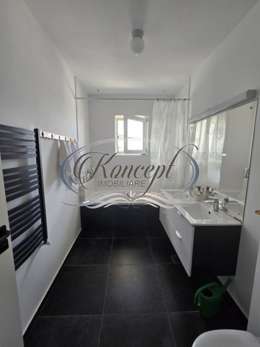 Apartament cu terasa, zona Vivo