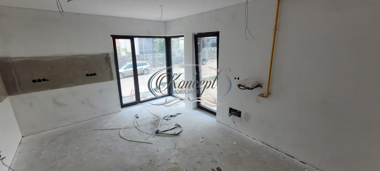 Duplex exclusivist in Andrei Muresanu