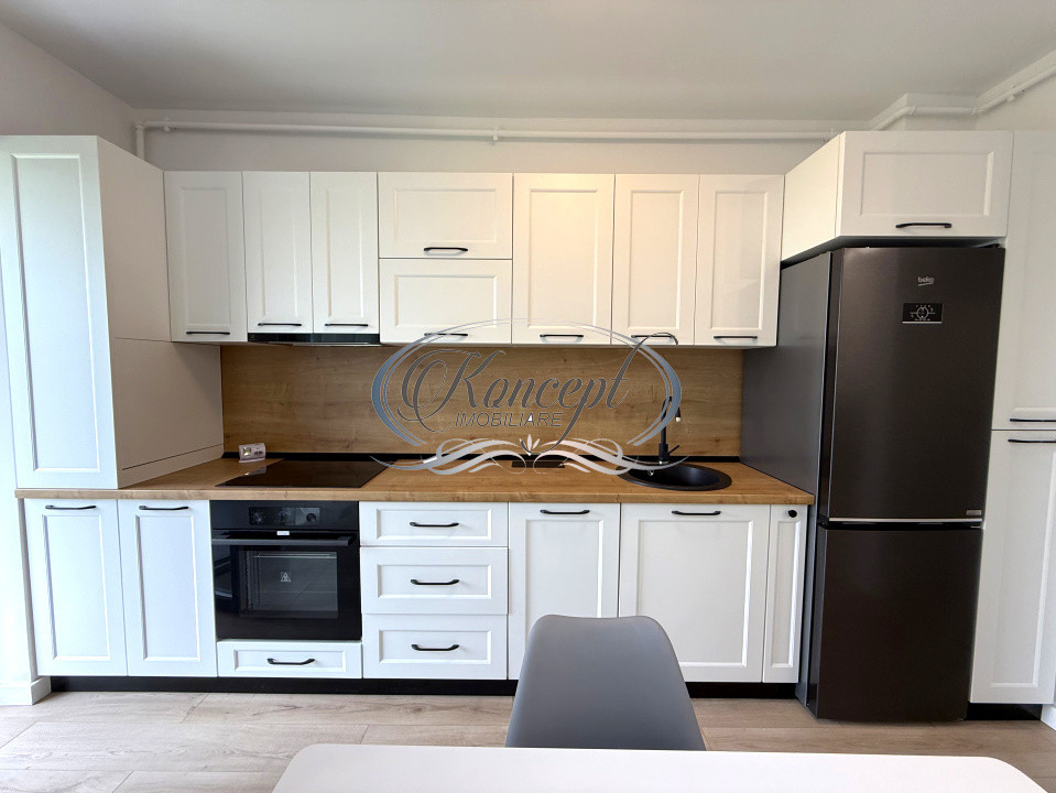Apartament luminos la prima inchiririere cu parcare in zona Vivo 