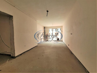 Apartament si 2 bai, zona Poligon