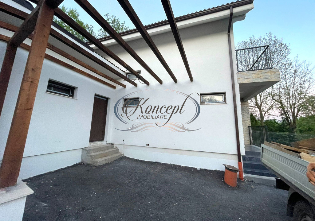 Casa individuala cu curte si terasa in ansamblu privat Capusu Mic