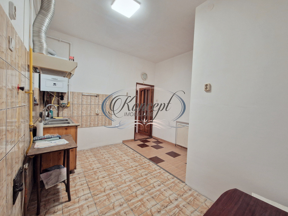 Apartament in imobil interbelic, str. Emil Racovita