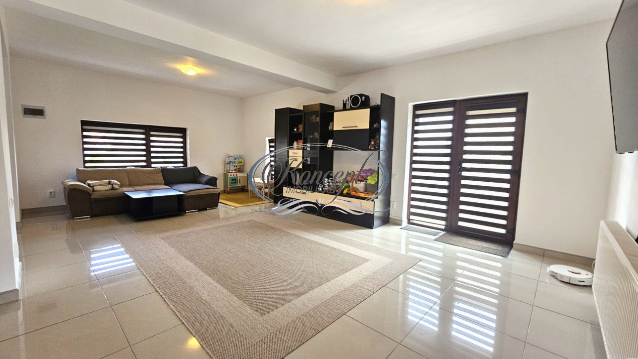 Casa pe 2 niveluri, curte amenajata, parcare, pet friendly, langa Motel Gilau