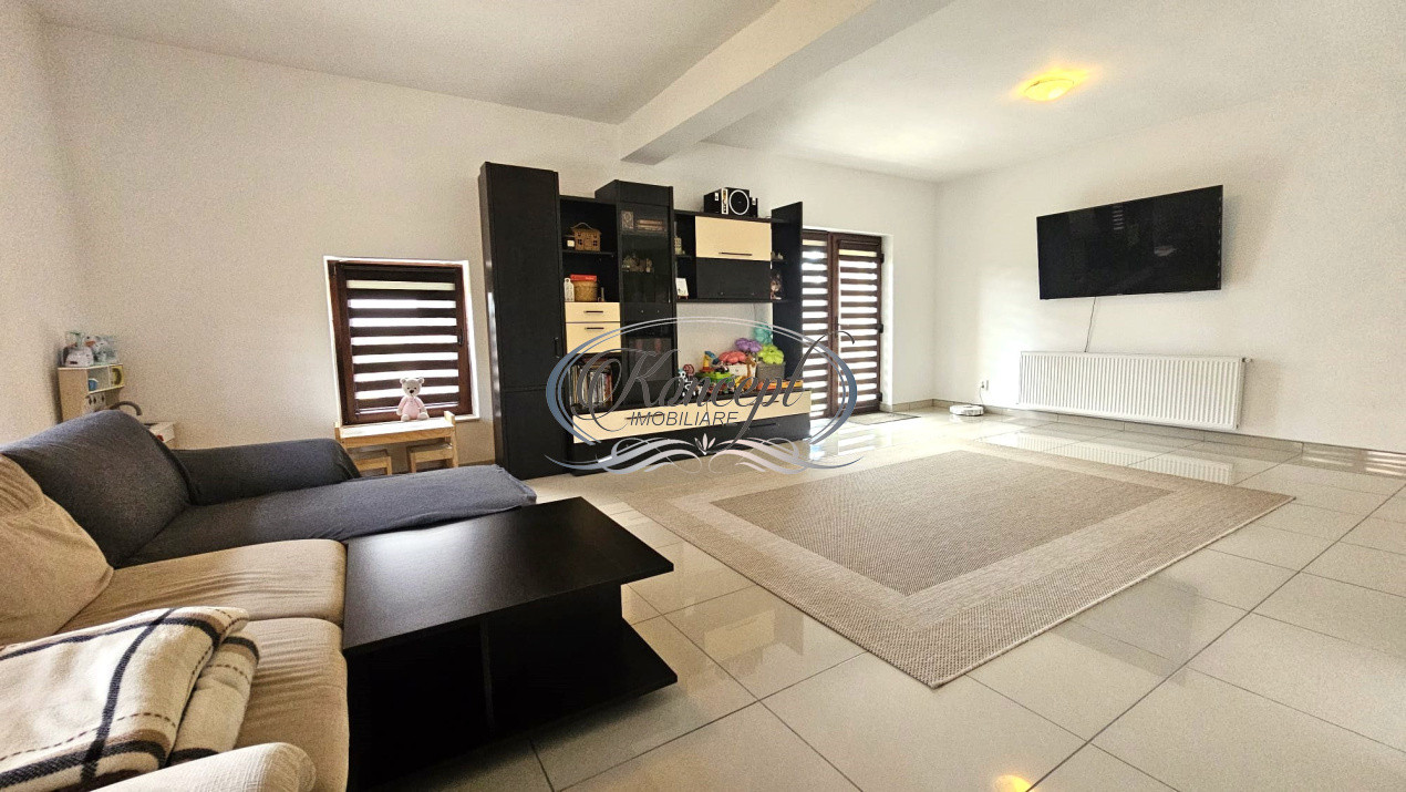 Casa pe 2 niveluri, curte amenajata, parcare, pet friendly, langa Motel Gilau