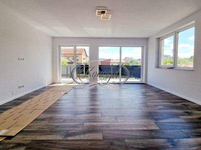 Apartament cu terasa si garaj inclus, zona Andrei Muresanu