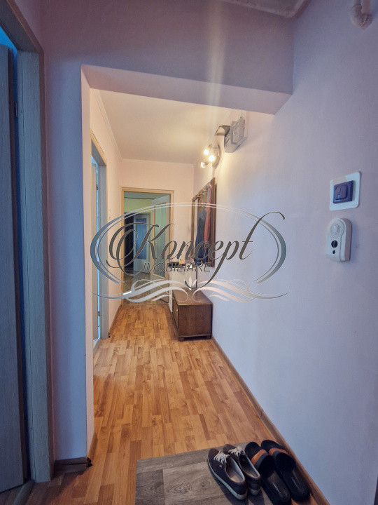 Apartament la cheie, renovat, la etaj intermediar