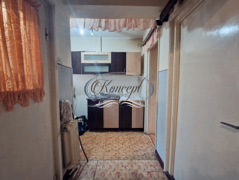 Apartament decomandat, la etaj intermediar, pentru investiții 