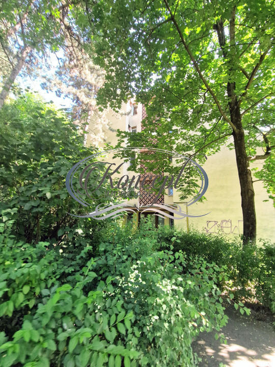 Apartament decomandat, la etaj intermediar, pentru investiții 