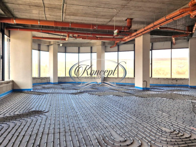 Mezanin, vitrina stradala, incalzire in pardoseala – ideal showroom