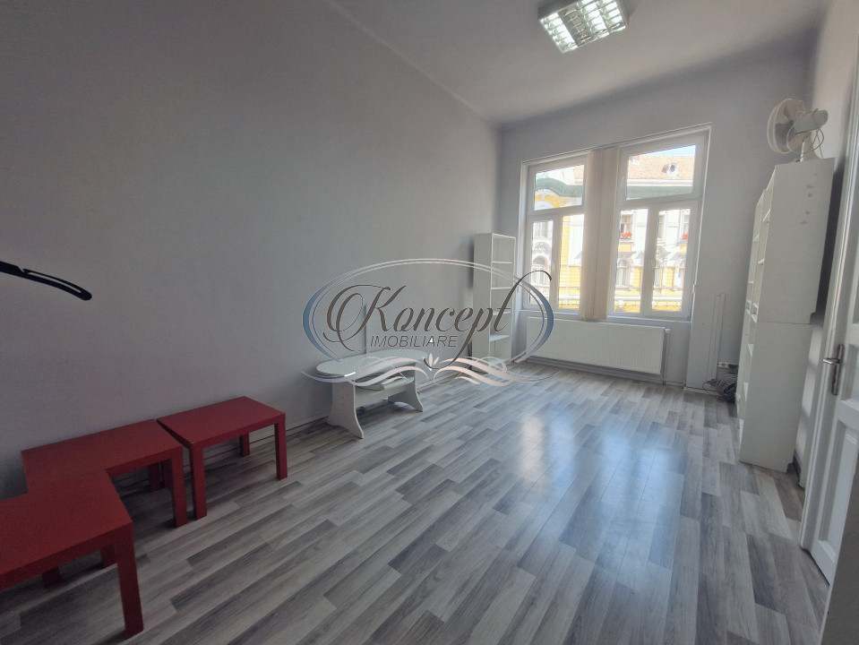 Apartament spațios, renovat, în centrul istoric