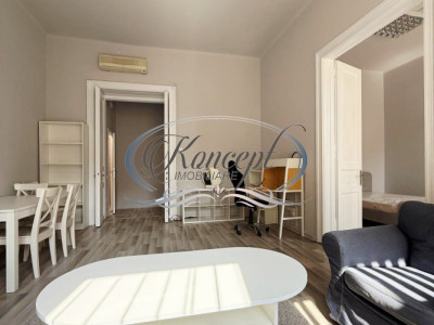 Apartament spațios, renovat, în centrul istoric