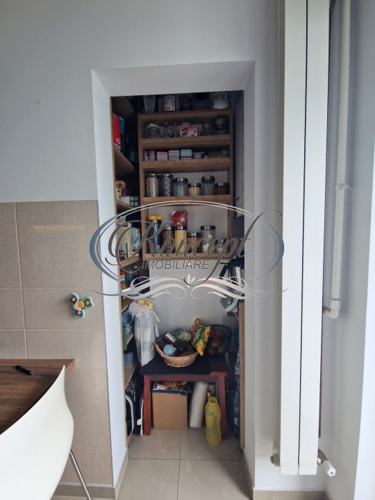 Apartament la cheie, etaj intermediar in zona linistita, langa Hotel Royal