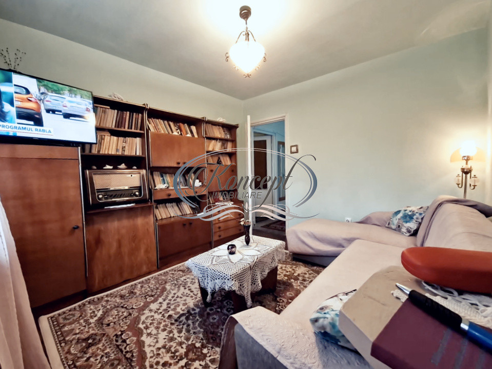 Apartament spatios cu pian, la eraj intermediar, zona Academiei de muzica 