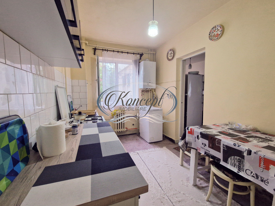Apartament spatios cu pian, la eraj intermediar, zona Academiei de muzica 