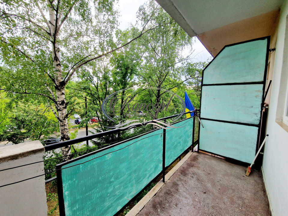 Apartament spatios cu pian, la eraj intermediar, zona Academiei de muzica 