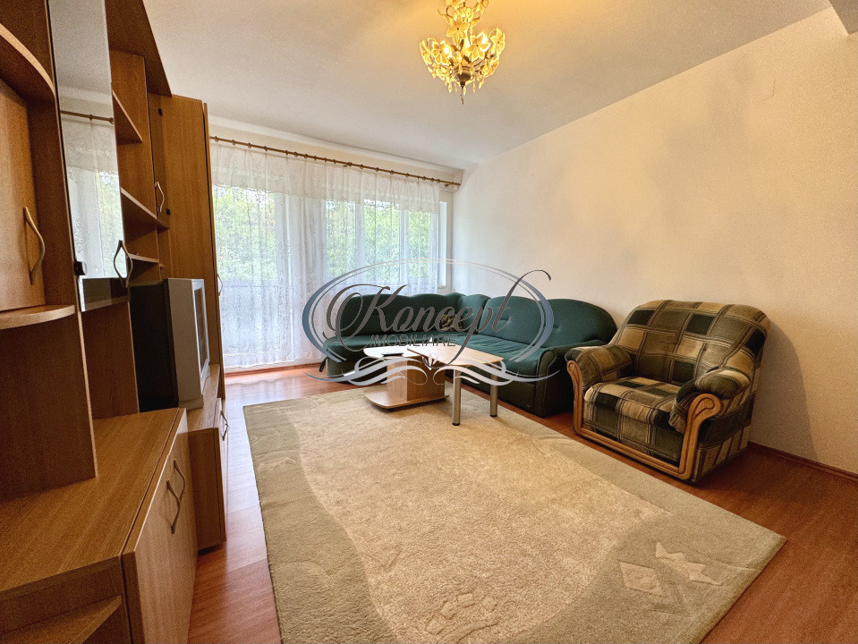 Apartament spatios in zona FSEGA
