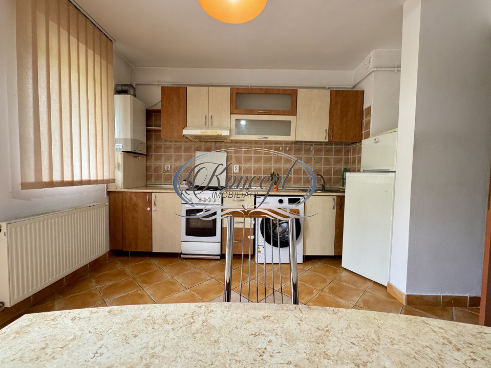 Apartament spatios in zona FSEGA
