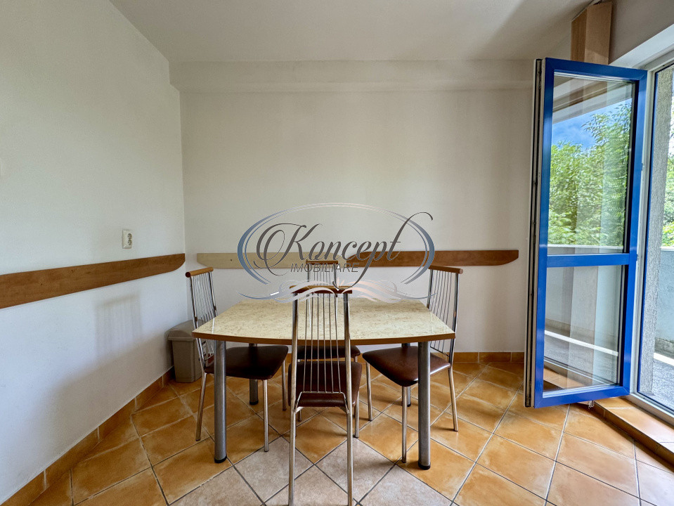 Apartament spatios in zona FSEGA