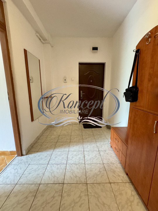 Apartament spatios in zona FSEGA