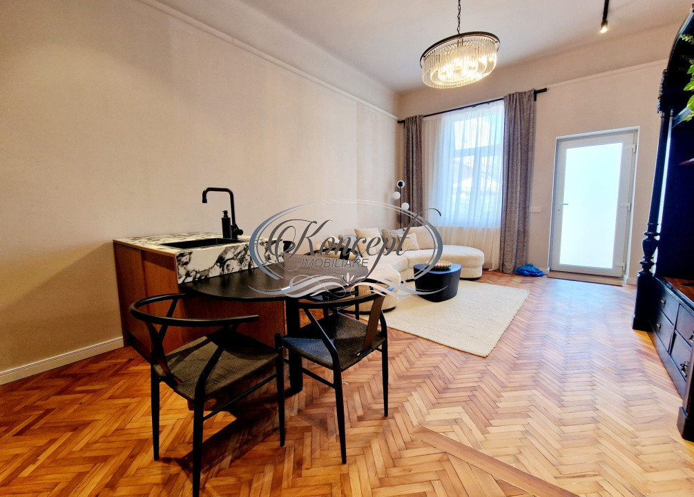 Oportunitate investitie: apartament cu pod mansardabil, semicentral