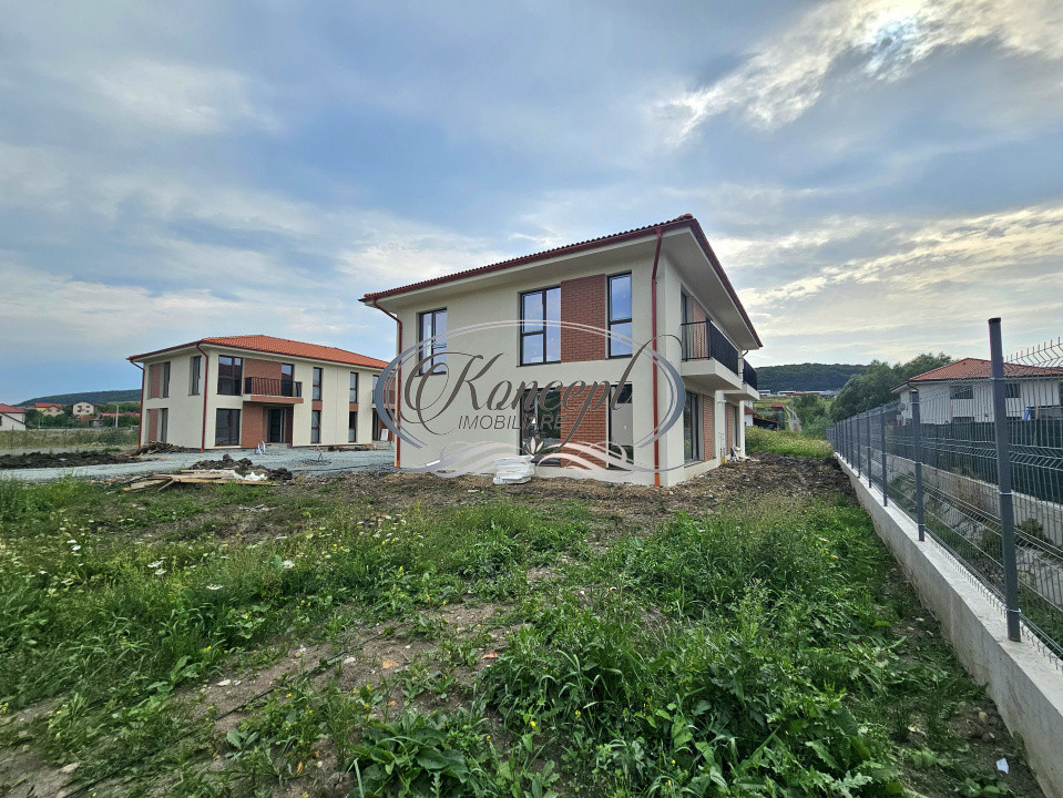 Duplex in ansamblu rezidential inchis, Chinteni