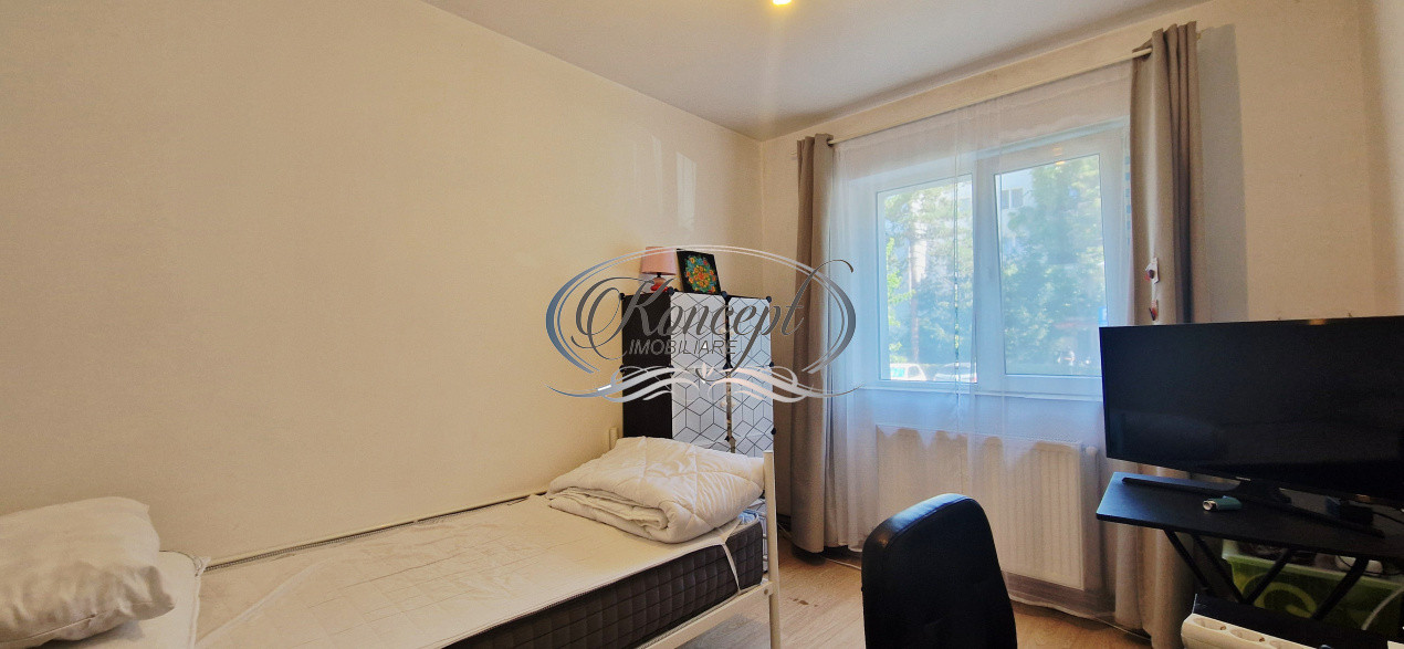 Apartament luminos, cu balcon