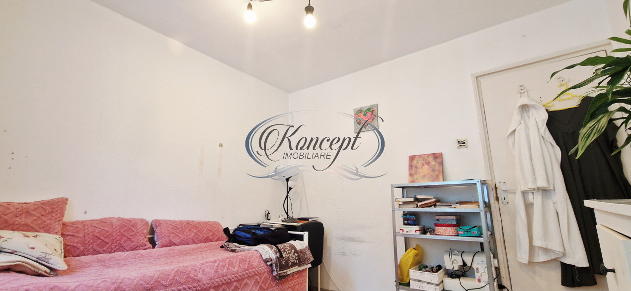 Apartament luminos, cu balcon