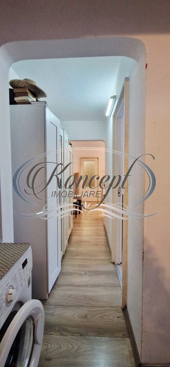 Apartament luminos, cu balcon