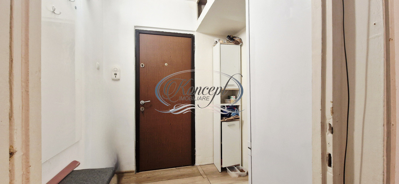Apartament luminos, cu balcon