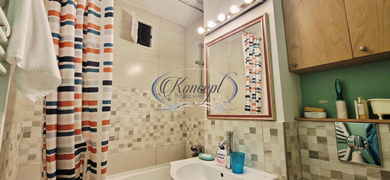 Apartament luminos, cu balcon