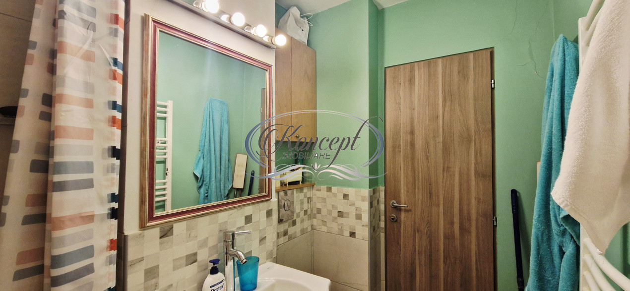 Apartament luminos, cu balcon
