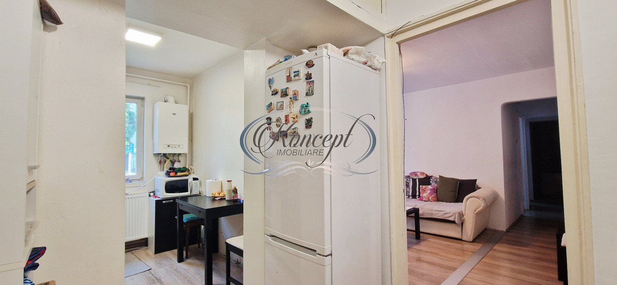 Apartament luminos, cu balcon
