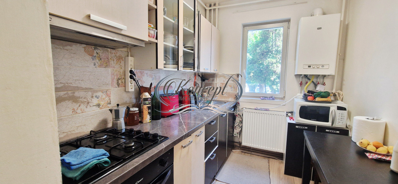 Apartament luminos, cu balcon