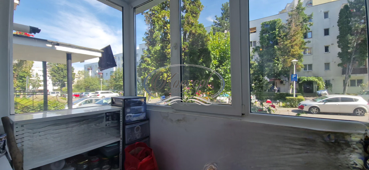 Apartament luminos, cu balcon