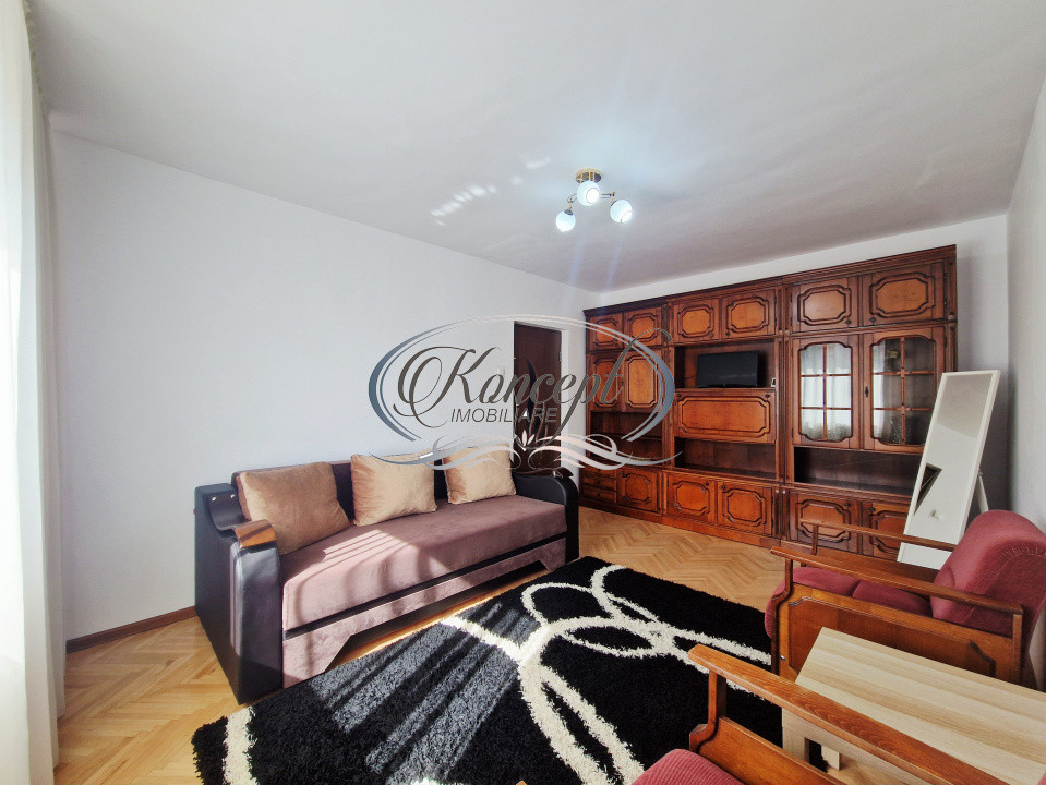 Apartament renovat cu priveliste si balcon