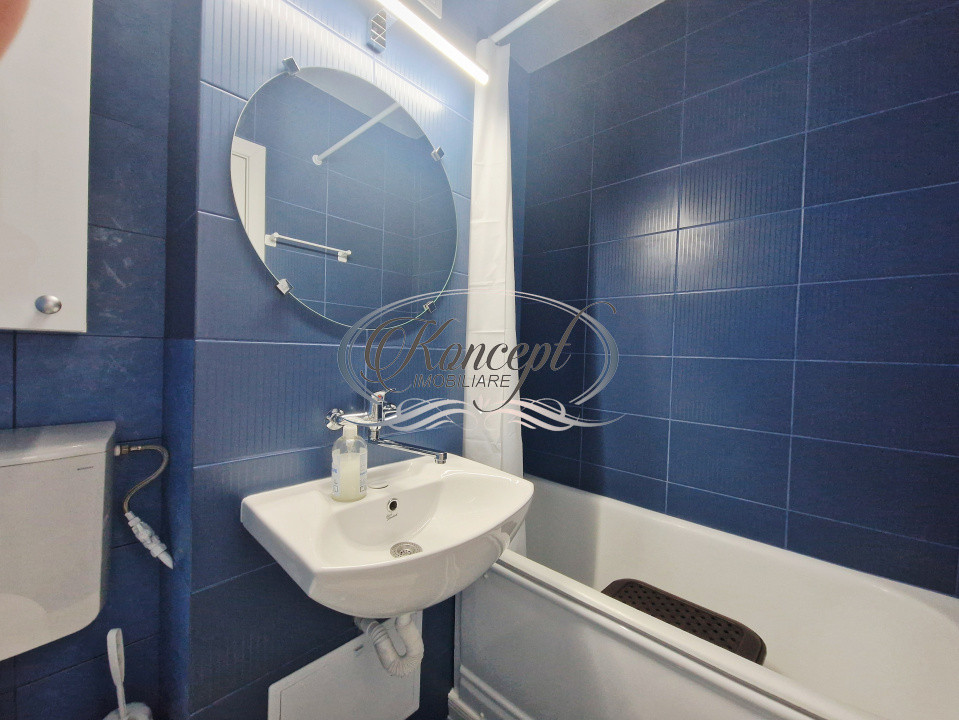 Apartament renovat cu priveliste si balcon