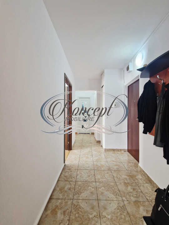 Apartament renovat cu priveliste si balcon