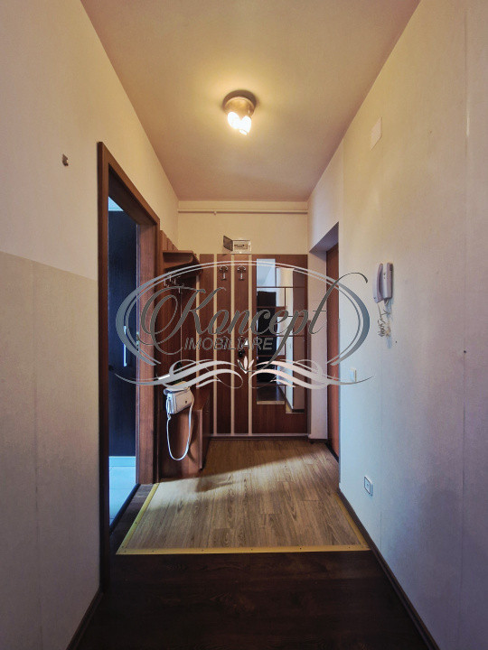 Locuinta la cheie, renovata, cu balcon si parcare, strada Tineretului