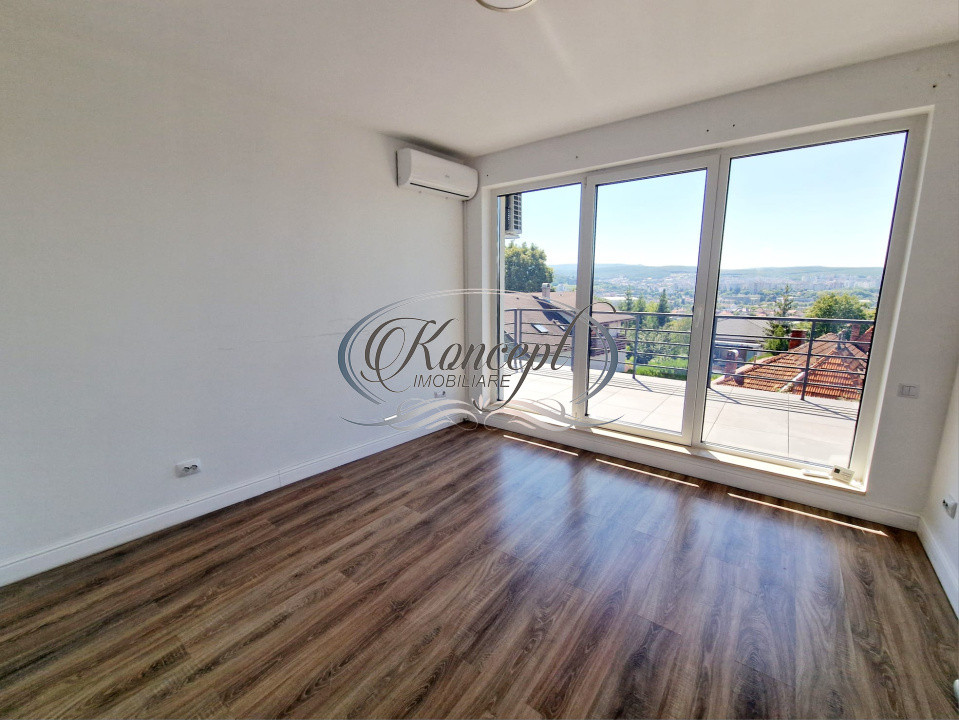 Sediu profesional cu terasa panoramica in Gruia