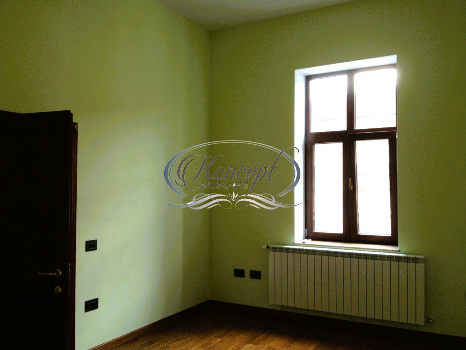 Apartament cu parcare in cladire interbelica, situat Ultracentral