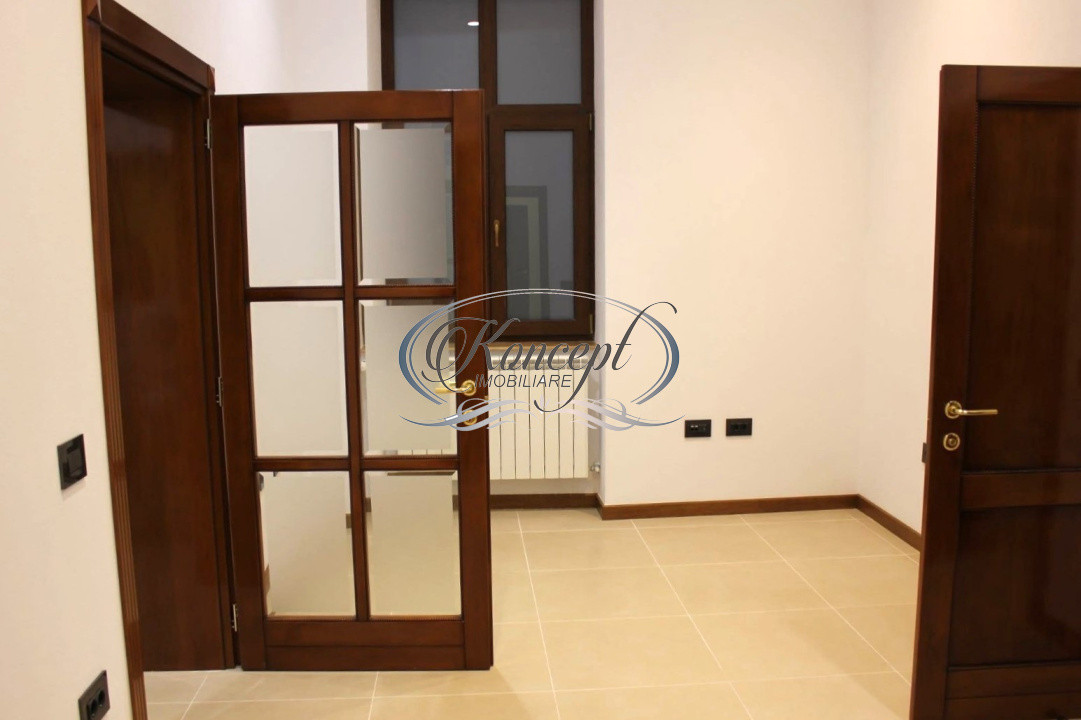 Apartament cu parcare in cladire interbelica, situat Ultracentral