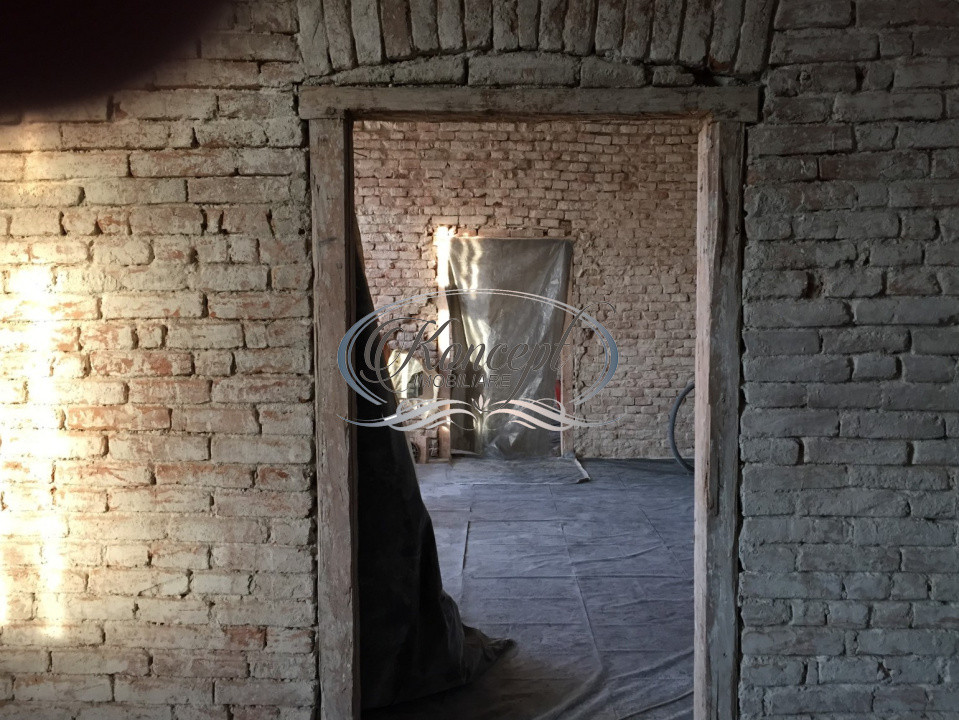 Apartament cu parcare in cladire interbelica, situat Ultracentral