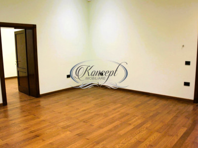 Apartament cu parcare in cladire interbelica, situat Ultracentrala