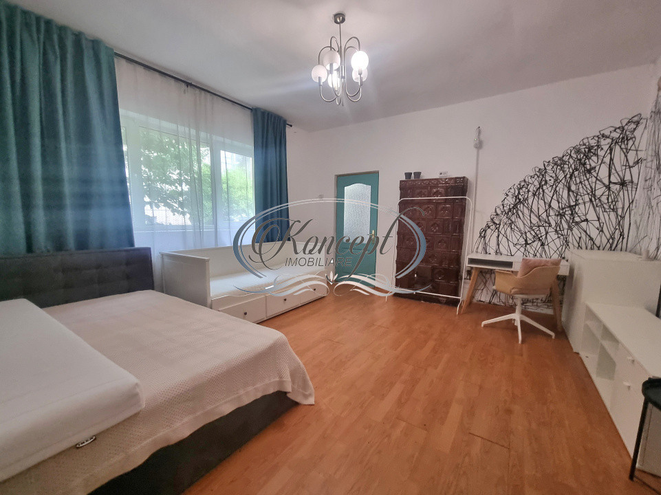Casa cu terasa si pictura murala originala, centrul Clujului