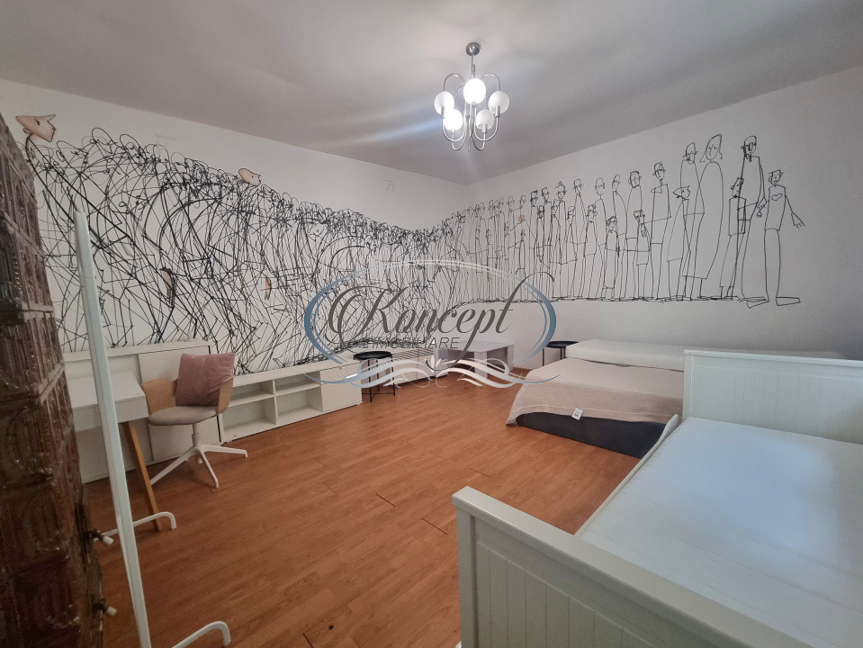 Casa cu terasa si pictura murala originala, centrul Clujului